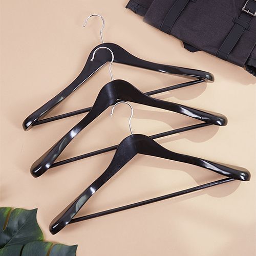 Вешалка плечики деревянная с перекладиной, цвет черный, 460х56 мм фото 2 Вешалка плечики деревянная с перекладиной, цвет черный, 460х56 мм фото 2