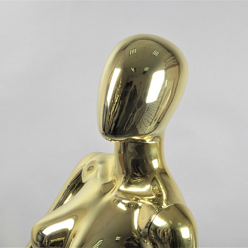 Манекен женский сидячий абстрактный золотой глянец 1320х820х600х830 мм фото 2